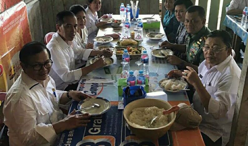Jokowi dan Rumah Makan Sederhana Tapal Perbatasan Jokowi dan Rumah Makan Sederhana Tapal Perbatasan