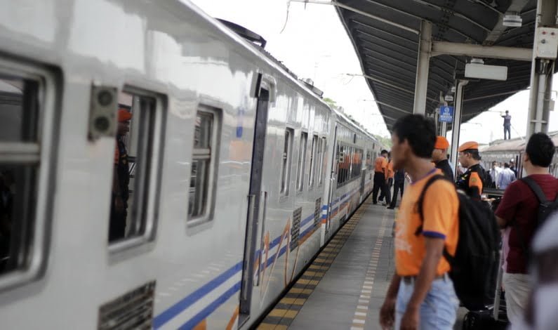 KAI Jual Tiket Tambahan Kereta Mudik Lebaran 2018 KAI Jual Tiket Tambahan Kereta Mudik Lebaran 2018