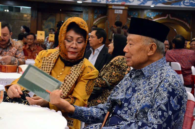 Adik Soeharto, Probosutedjo Meninggal Dunia di Usia 87 Tahun Adik Soeharto, Probosutedjo Meninggal Dunia di Usia 87 Tahun