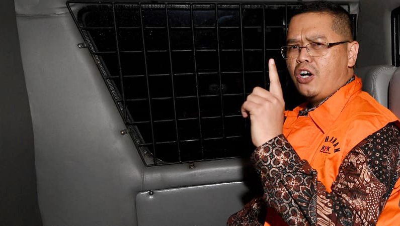 Terlibat Penyuapan, Politisi PKS Dilapaskan ke Sukamiskin Oleh KPK Terlibat Penyuapan, Politisi PKS Dilapaskan ke Sukamiskin Oleh KPK