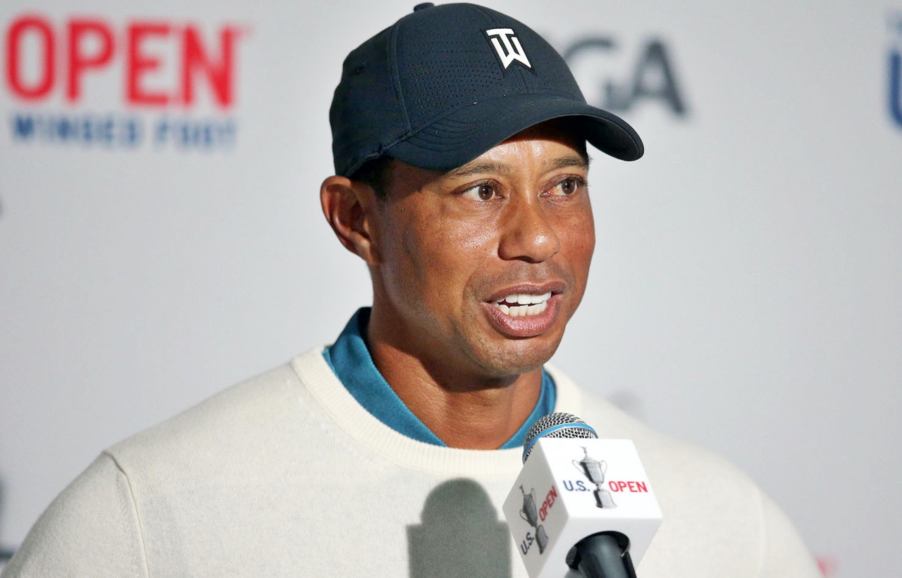 Photo Credit: Tiger Woods terlibat dalam kecelakaan mobil yang serius di Los Angeles pada Selasa pagi, dan juara utama 15 kali itu harus menjalani operasi untuk cedera yang dideritanya. GETTY IMAGES