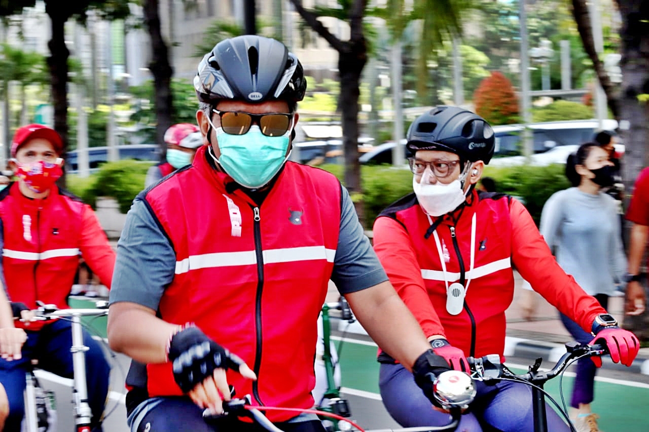 Photo Credit: Sekjen DPP PDI Perjuangan (PDIP) Hasto Kristiyanto dalam acara Gowes Bareng PDI Perjuangan di Kompleks Monas, Jakarta, Minggu (28/2/2021) pagi. FILE/IST. PHOTO