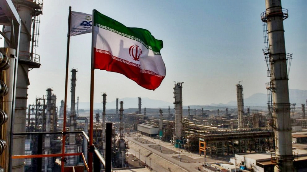 Photo Credit: Pemandangan umum fasilitas air di Arak barat daya ibu kota Iran Teheran, Iran mengancam akan melanggar kesepakatan nuklir 2015 karena sanksi AS, negara ini mencari negara-negara Eropa untuk memberikan bantuan dari sanksi yang melumpuhkan. AFP/Getty Images/Hamid Foroutan