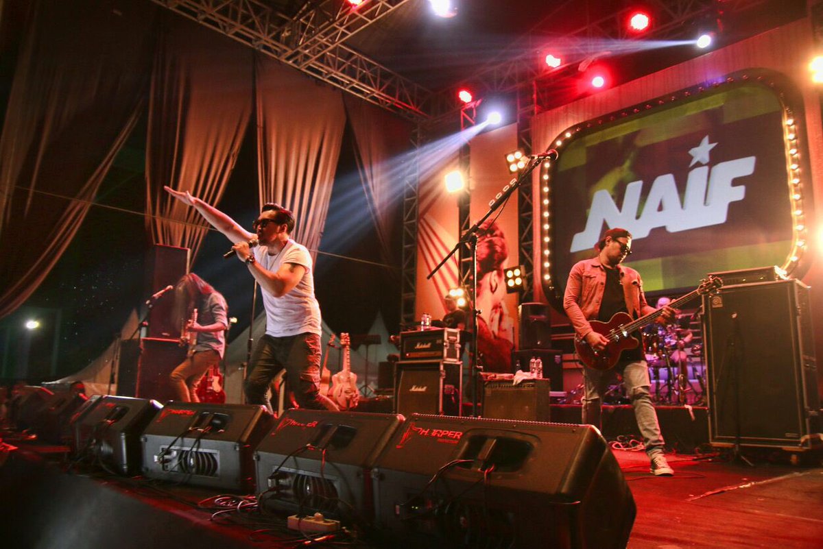 Photo Credit: Naif pada saat live performance on stage. TWITTER