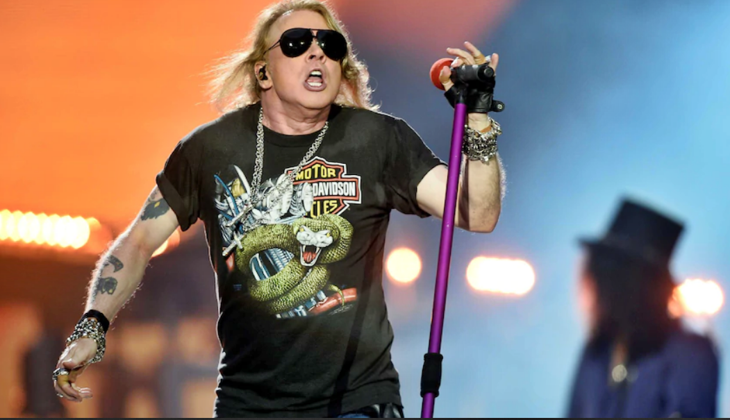 Photo Credit: Band hard rock AS Guns N' Roses ingin melakukan tur stadion Aman COVID-19 pertama di Australia tahun depan. REUTERS/Vincent West