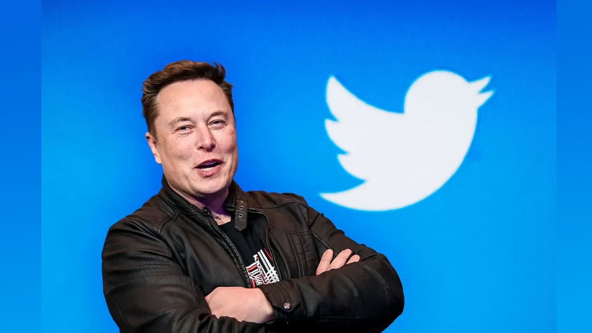 Elon Musk telah menjadi pemilik baru Twitter. Dengan tawaran akhir sebesar $44 miliar (sekitar Rp633 triliun), Musk dan pihak Twitter telah menandatangani perjanjian definitif yang akan memberi CEO Tesla ini kendali atas aplikasi media sosial microblogging ini. GETTY IMAGES