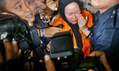 Mantan Gubernur Banten, Ratu Atut Chosiyah, saat akan menjalani proses penahanan oleh KPK. VIVA/Anhar Rizki Affandi