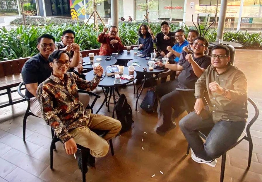 Gemini Club sedang berdiskusi dan berbincang mengenai relevansi Tri Sakti dalam membangun Indonesia ke depan. Gemini Club mendoakan dan mendukung Ganjar Pranowo dalam Pilpres 2024 mendatang. TELEGRAF