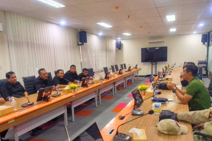 Foto : Enam anggota turut serta dalam kegiatan pembinaan dan pelatihan satpam BNSP, (13/1/24). (Doc.BNSP)